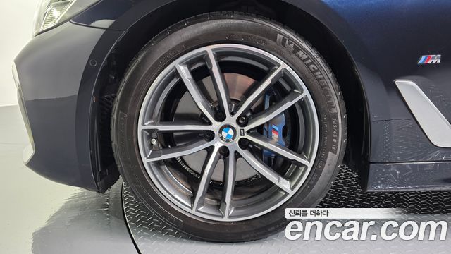 BMW 5-Series G30 520i M Sport - фото 4