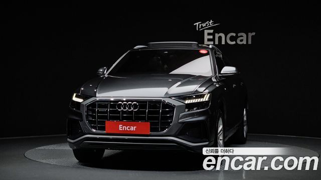Audi Q8 45 TDI Quattro Premium - фото 2