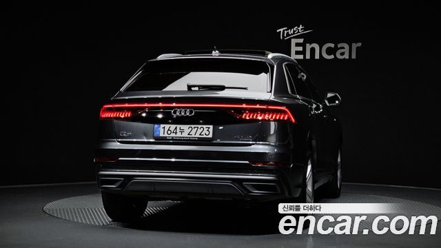Audi Q8 45 TDI Quattro Premium - фото 3