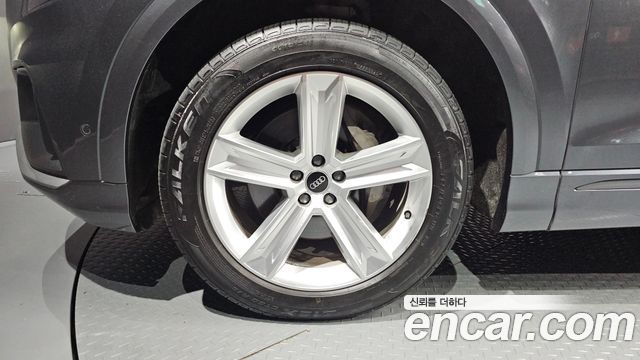 Audi Q8 45 TDI Quattro Premium - фото 4