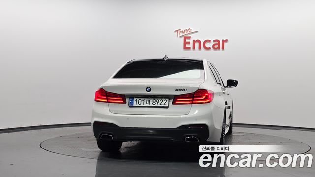 BMW 5-Series G30 530i M Sport Package Plus - фото 2