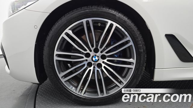 BMW 5-Series G30 530i M Sport Package Plus - фото 3