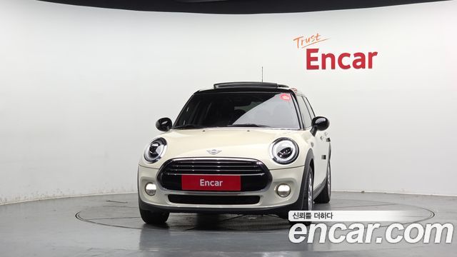 Mini Cooper 5Door HIGH 3rd - фото 2