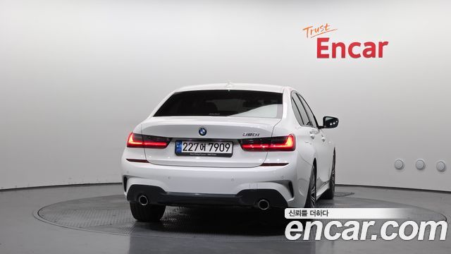 BMW 3-Series G20 320i M Sport - фото 3