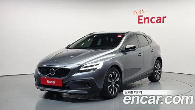 Volvo V40 D3 - фото 0