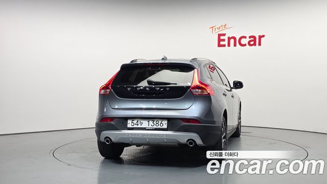 Volvo V40 D3 - фото 3