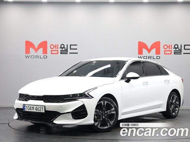 Kia K5 3-го поколения 2.0 Signature - фото 0