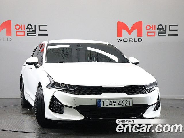 Kia K5 3-го поколения 2.0 Signature - фото 1