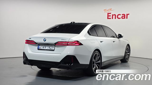 BMW 5-Series G60 530i xDrive M Sport - фото 1