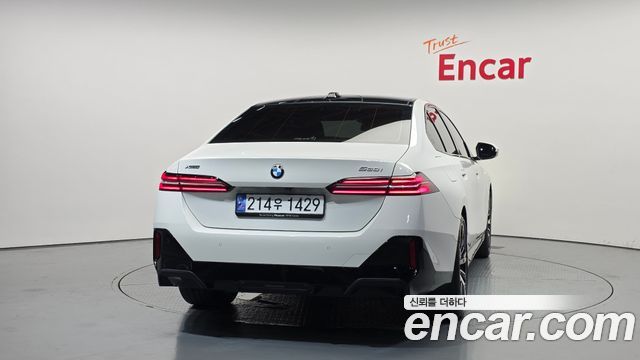 BMW 5-Series G60 530i xDrive M Sport - фото 3