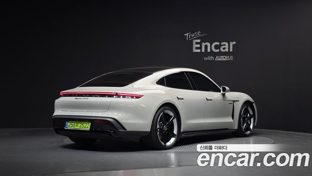 Porsche Taycan GTS - фото 0