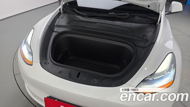 Tesla Model Y Standard Range RWD - фото 4