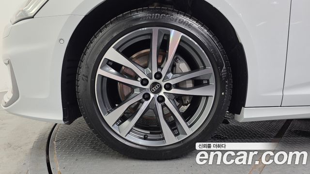 Audi A6 C8 45 TFSI Premium - фото 3