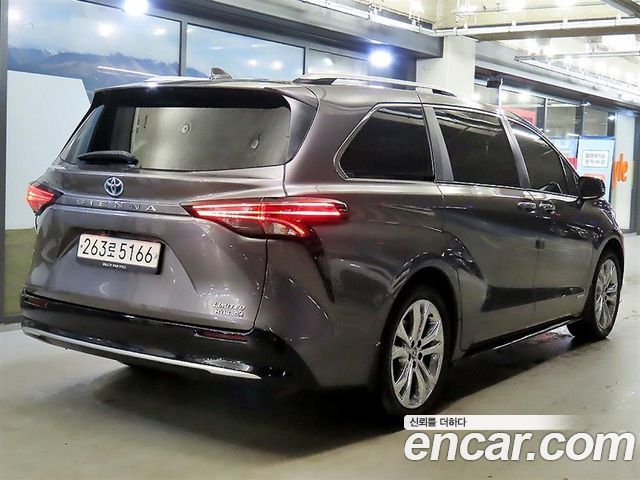 Toyota Sienna 4-го поколения 2.5 Hybrid 2WD - фото 3