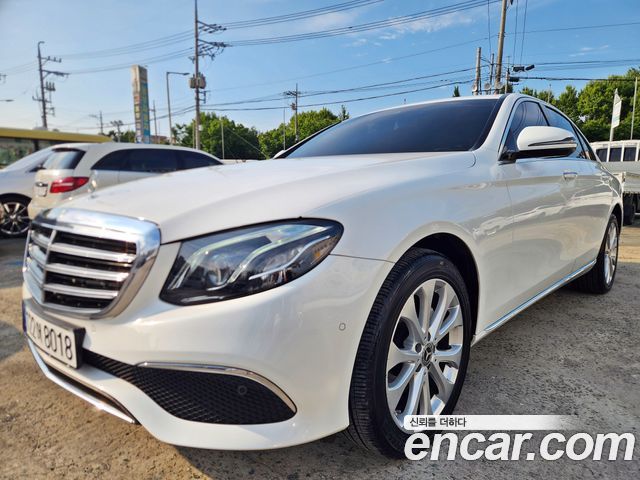 Mercedes-Benz E-Class W213 E220d 4MATIC Exclusive - фото 0