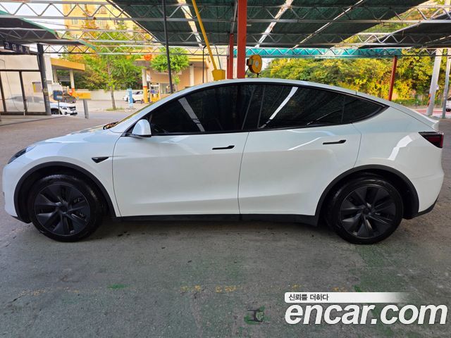 Tesla Model Y RWD - фото 4