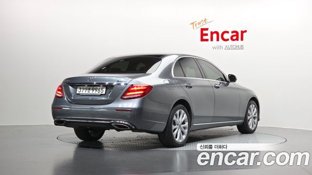 Mercedes-Benz E-Class W213 E300 4MATIC Exclusive - фото 1