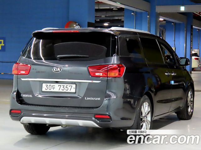 Kia Carnival Новый Gasoline 7-Seater Limousine President - фото 3