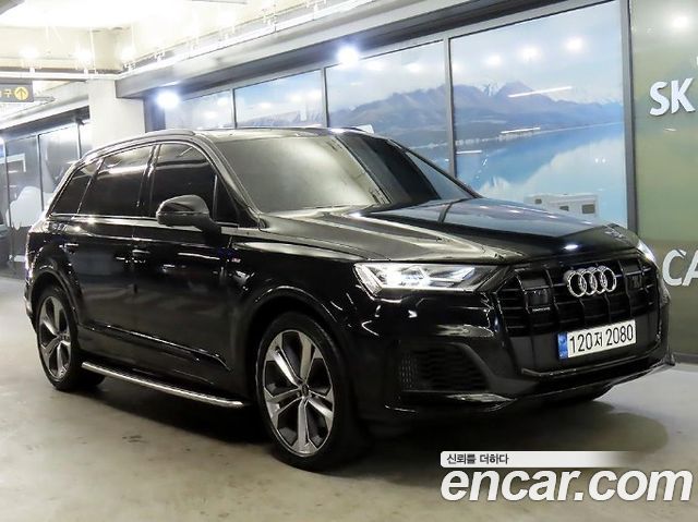 Audi Q7 55 TFSI Quattro Premium - фото 0