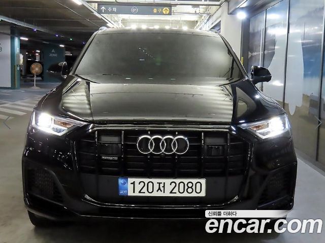 Audi Q7 55 TFSI Quattro Premium - фото 1