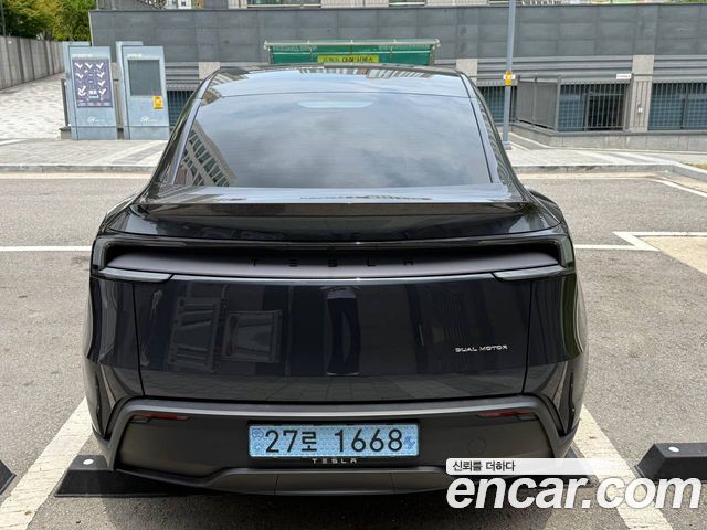 Tesla Model Y Long Range AWD - фото 3