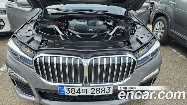 BMW 7-Series G11 740Li xDrive M Sport Package - фото 2