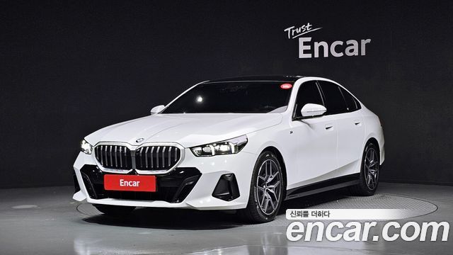 BMW 5-Series G60 520i M Sport - фото 0