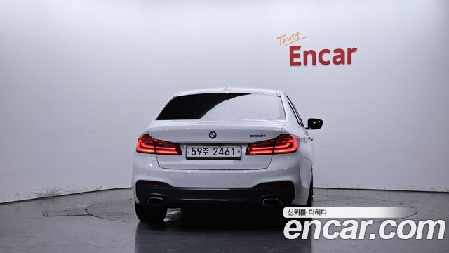 BMW 5-Series G30 530i M Sport Package Plus - фото 3
