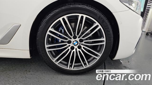BMW 5-Series G30 530i M Sport Package Plus - фото 4