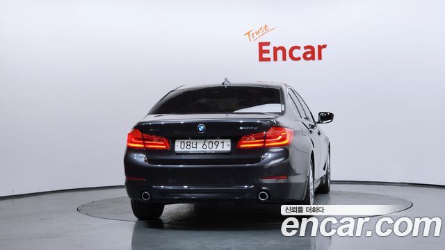 BMW 5-Series G30 520d xDrive Luxury Plus - фото 3
