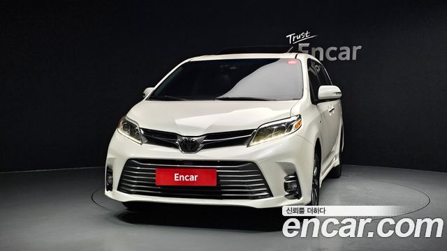 Toyota Sienna 3.5 AWD - фото 2