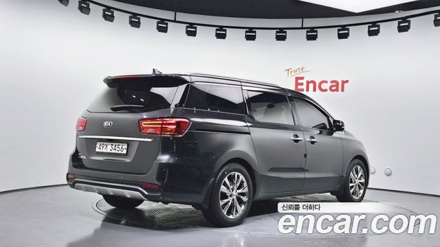 Kia Carnival Новый 9-Seater Noblesse Special - фото 1