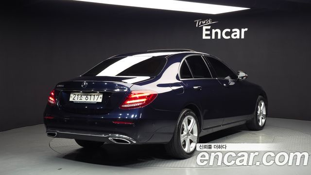Mercedes-Benz E-Class W213 E220d 4MATIC Avantgarde - фото 1