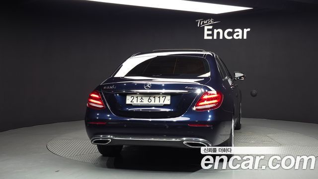 Mercedes-Benz E-Class W213 E220d 4MATIC Avantgarde - фото 3