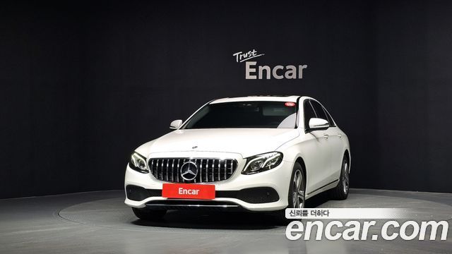 Mercedes-Benz E-Class W213 E220d Avantgarde - фото 2