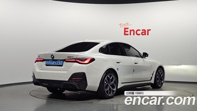BMW i4 eDrive40 M Sports - фото 1