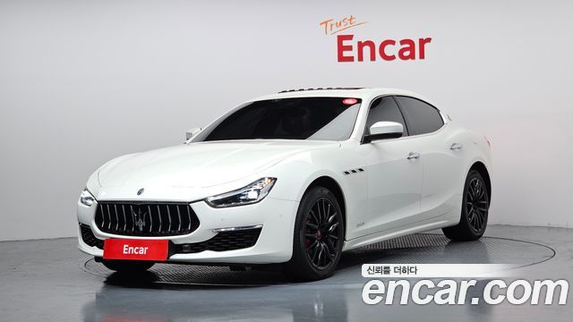 Maserati Ghibli 3.0 Diesel GranLusso 3rd - фото 0