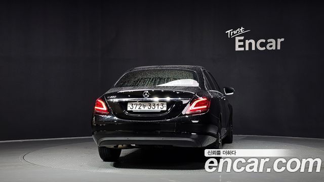 Mercedes-Benz C-Class W205 C200 - фото 3