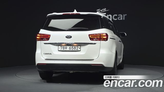 Kia Carnival Новый 11-Seater Prestige - фото 3