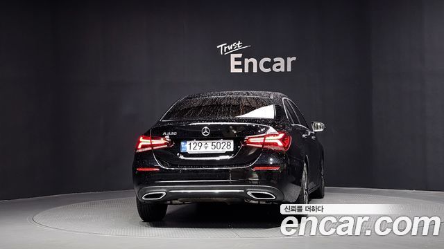 Mercedes-Benz A-Class W177 A220 Sedan - фото 3