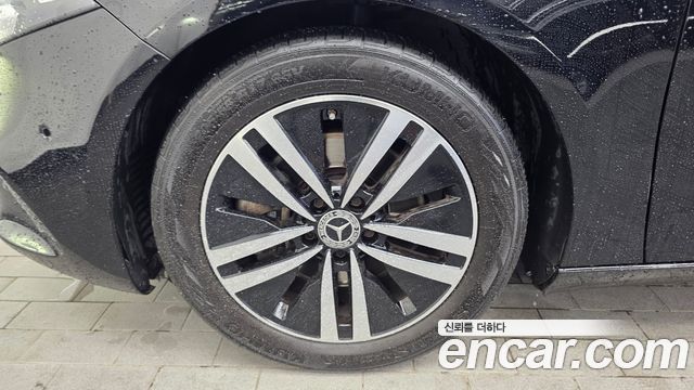 Mercedes-Benz A-Class W177 A220 Sedan - фото 4