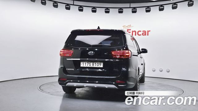 Kia Carnival Новый 9-Seater Noblesse Special - фото 3