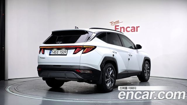 Hyundai Tucson NX4, гибрид Inspiration 2WD - фото 1