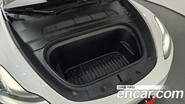 Tesla Model Y Long Range AWD - фото 4