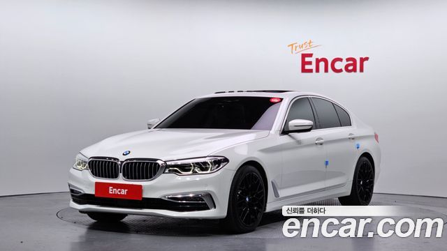 BMW 5-Series G30 520d Luxury Plus - фото 0