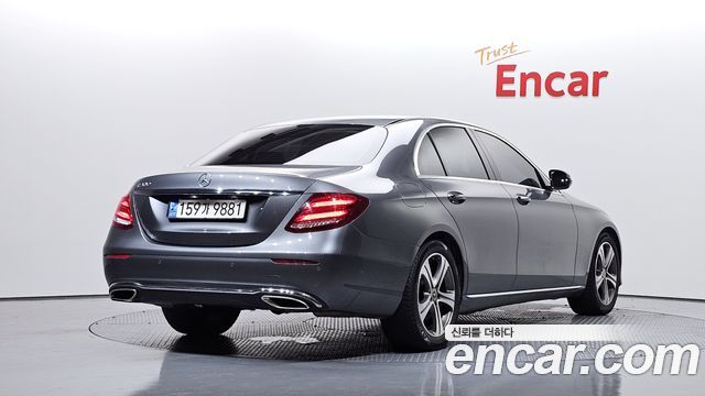 Mercedes-Benz E-Class W213 E300 Avantgarde - фото 1