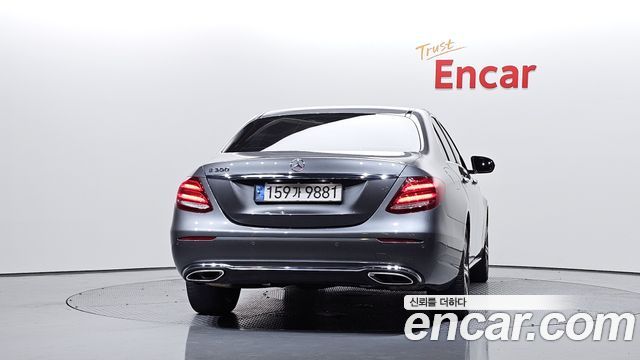 Mercedes-Benz E-Class W213 E300 Avantgarde - фото 3