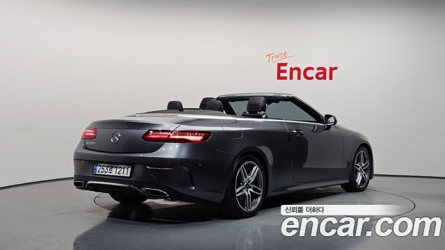 Mercedes-Benz E-Class W213 E220d Cabriolet - фото 1