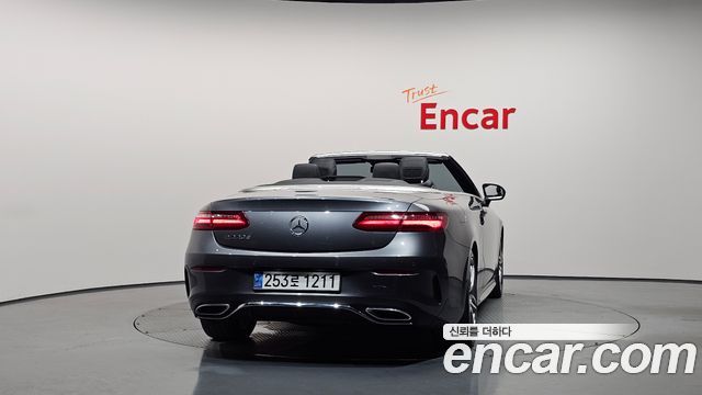 Mercedes-Benz E-Class W213 E220d Cabriolet - фото 3