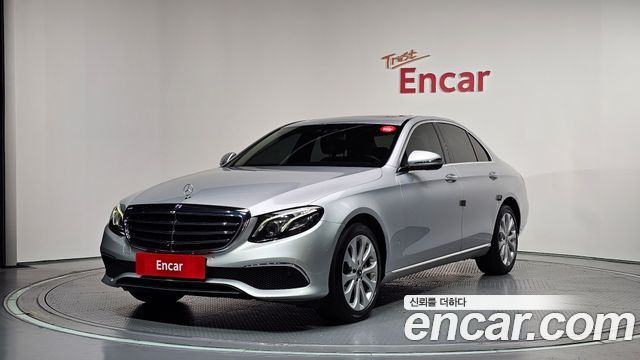 Mercedes-Benz E-Class W213 E300 4MATIC Exclusive - фото 0